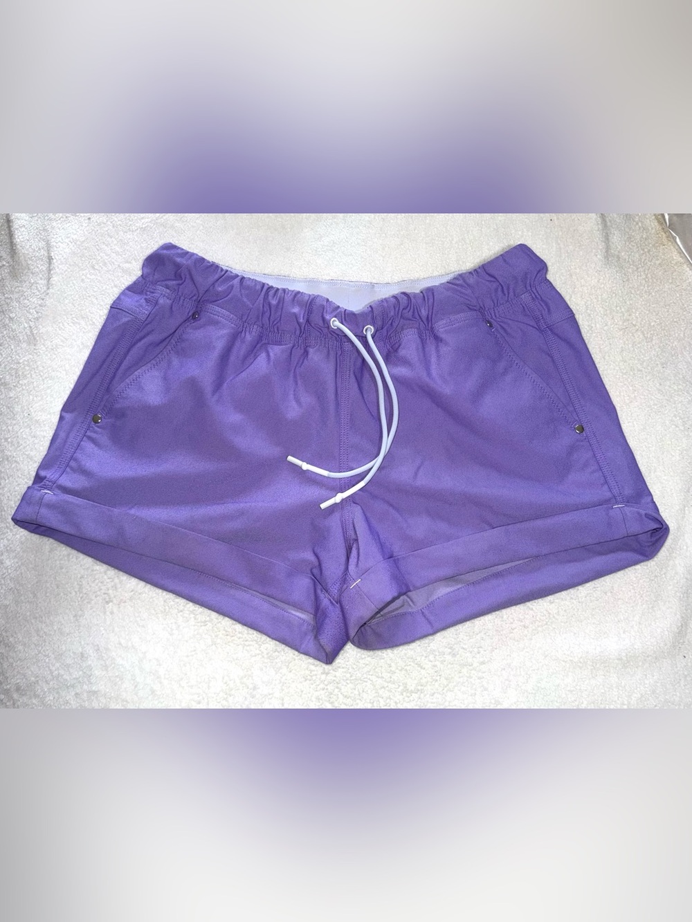 Lululemon Play All Day Cuff Shorts in Power Purple, size 8